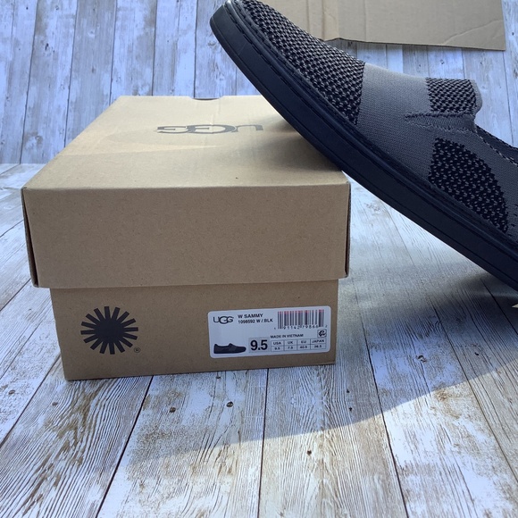 UGG Women's Sammy Slip On Black Gray Knit Hyper Weave Casual Sneakers Size 9.5 - Picture 13 of 13